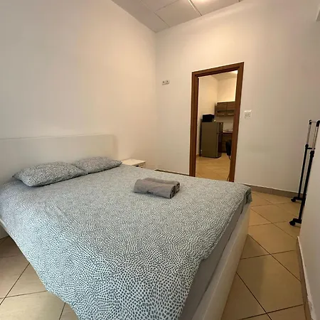 Golebia-plus Apartment *