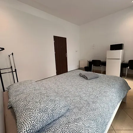 Golebia-plus Apartment *